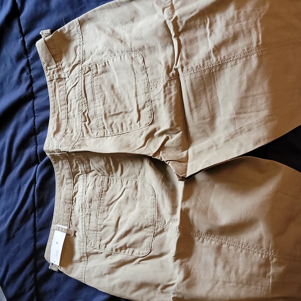 Tan capris - Picture 4 of 8